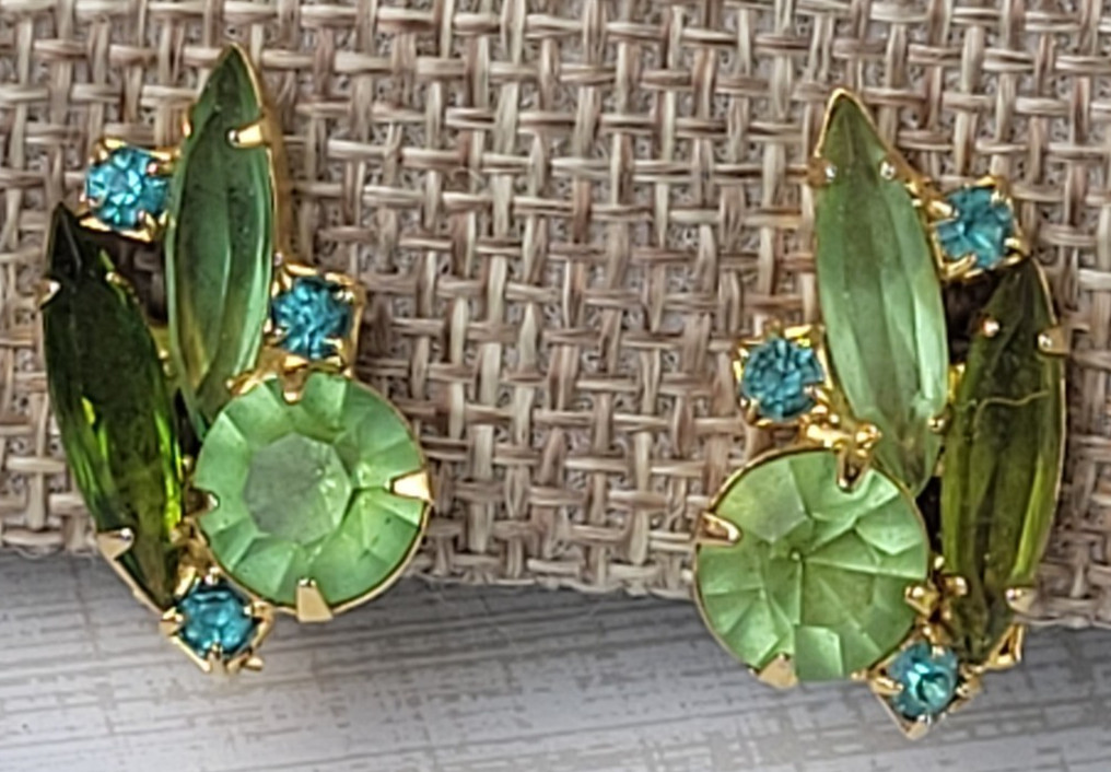 Vintage Juliana Green Blue Navette Round Rhinestone Clip On Earrings NO GLOW