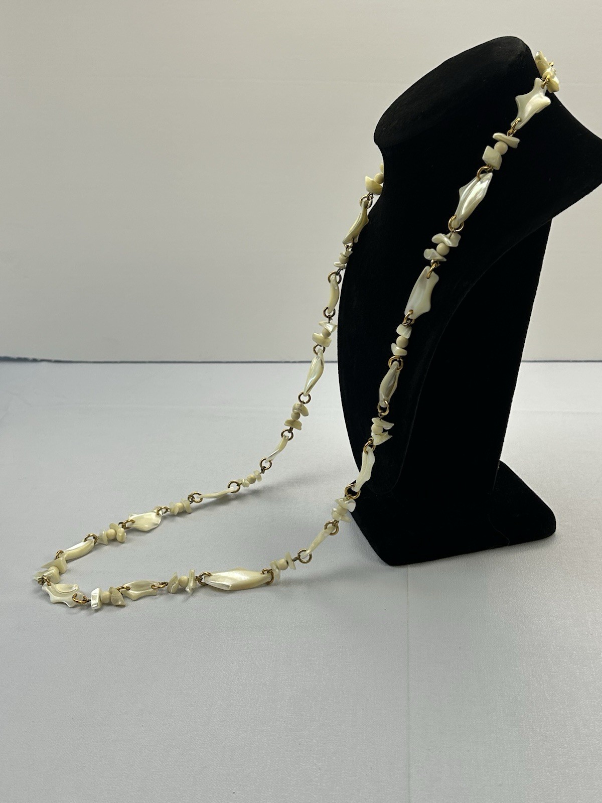Vintage Mother of Pearl Shell Gold Tone Link Necklace 17” Coastal Boho Chic