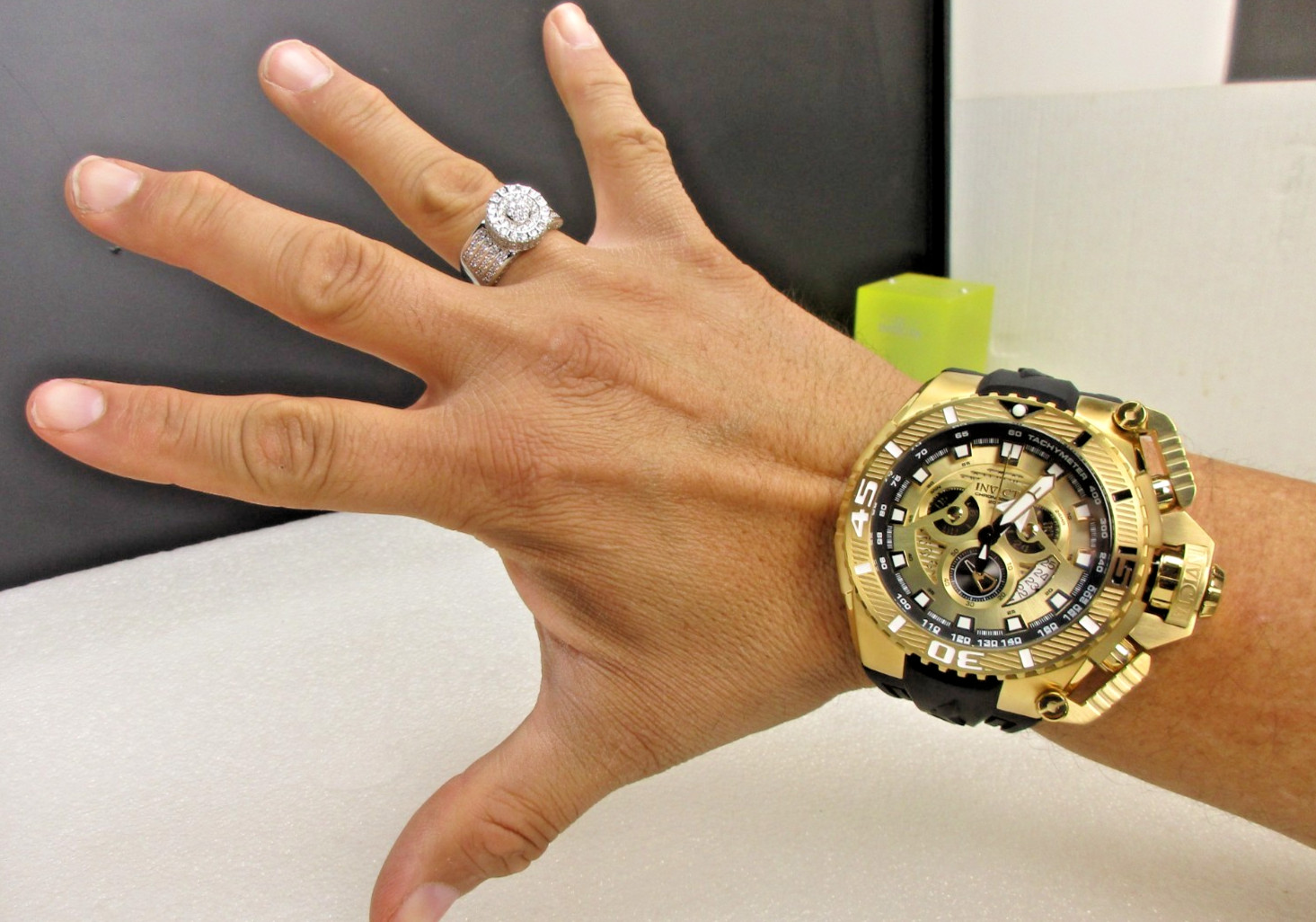 Invicta Sea Hunter full size Men’s Watch 57/69mm Gold tone 49610