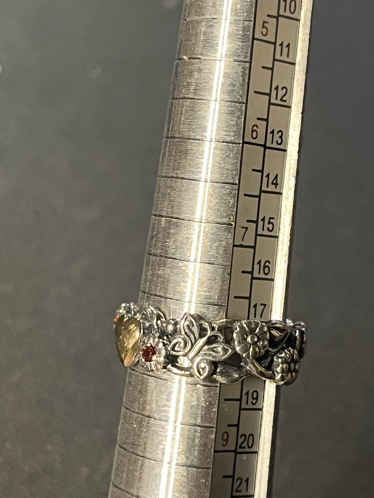 Vintage art carved Floral band with Birds and Butterfly. Red stones. Size 8.25