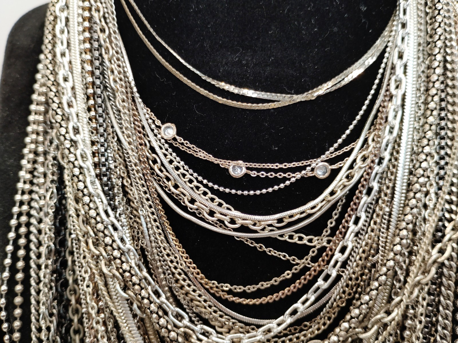 119 Pcs – Gold/Silver/Black Toned Chain Necklaces/Bracelets/Anklets 1.88lbs #685