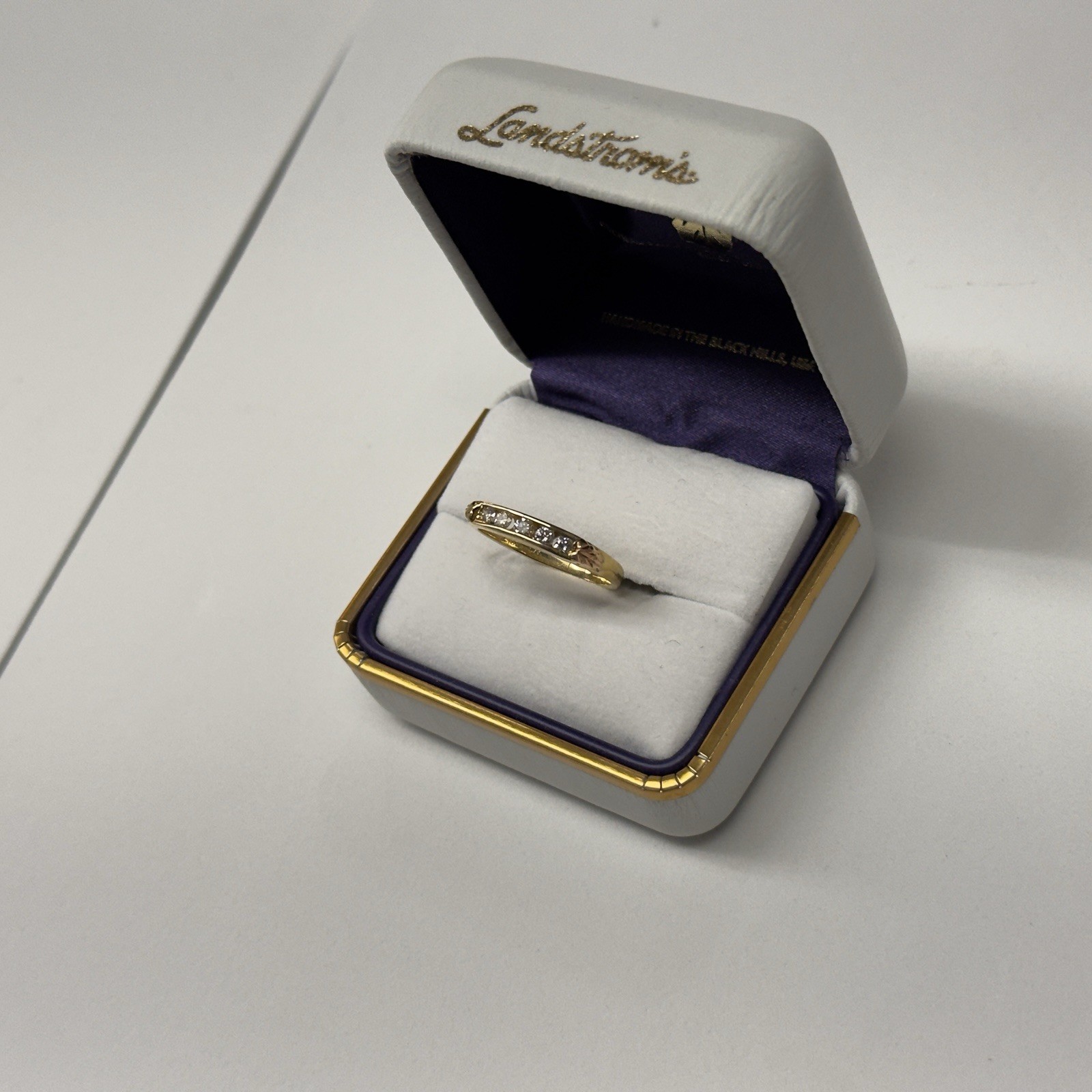 Landstrom’s Black Hills Gold 5 Natural Diamond Wedding Band .25CTW 10K Sz 7