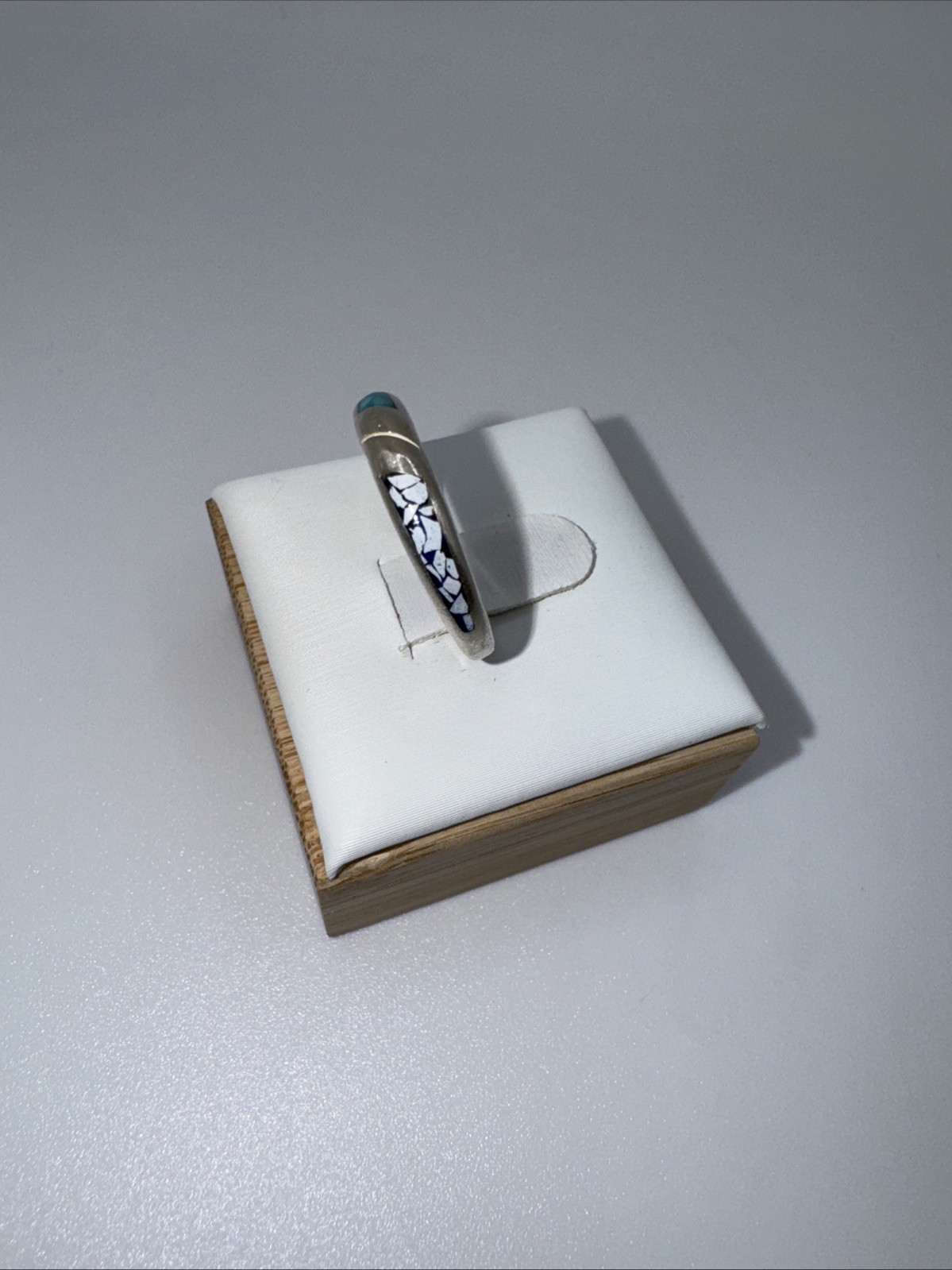 Vintage Sterling With Crushed Turquoise And Other Crushed Stone Sz 6.25