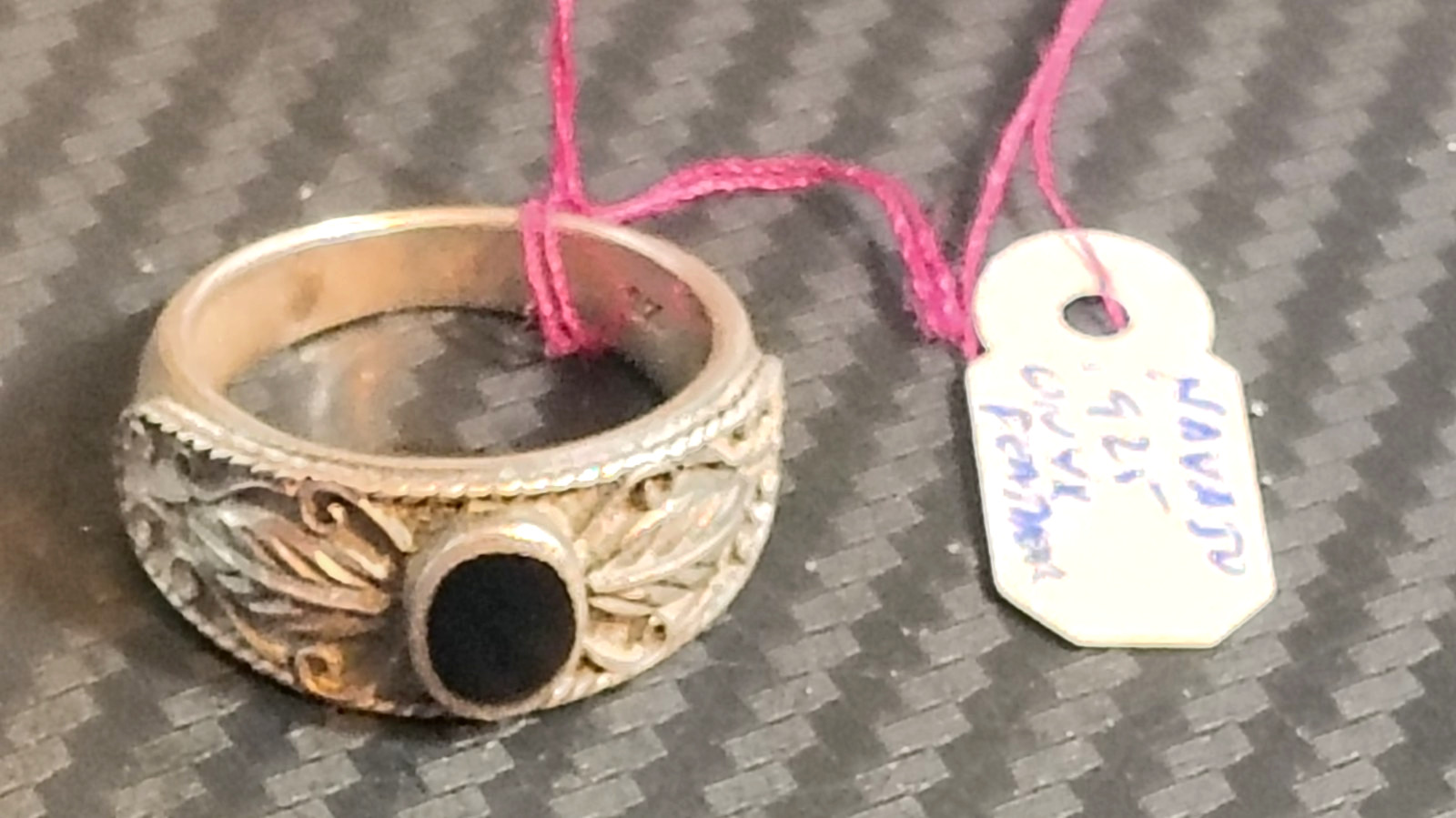 Silvertone Navato Feather Black Onyx .925 Silver Ring 6.7 Gram Size 7.65