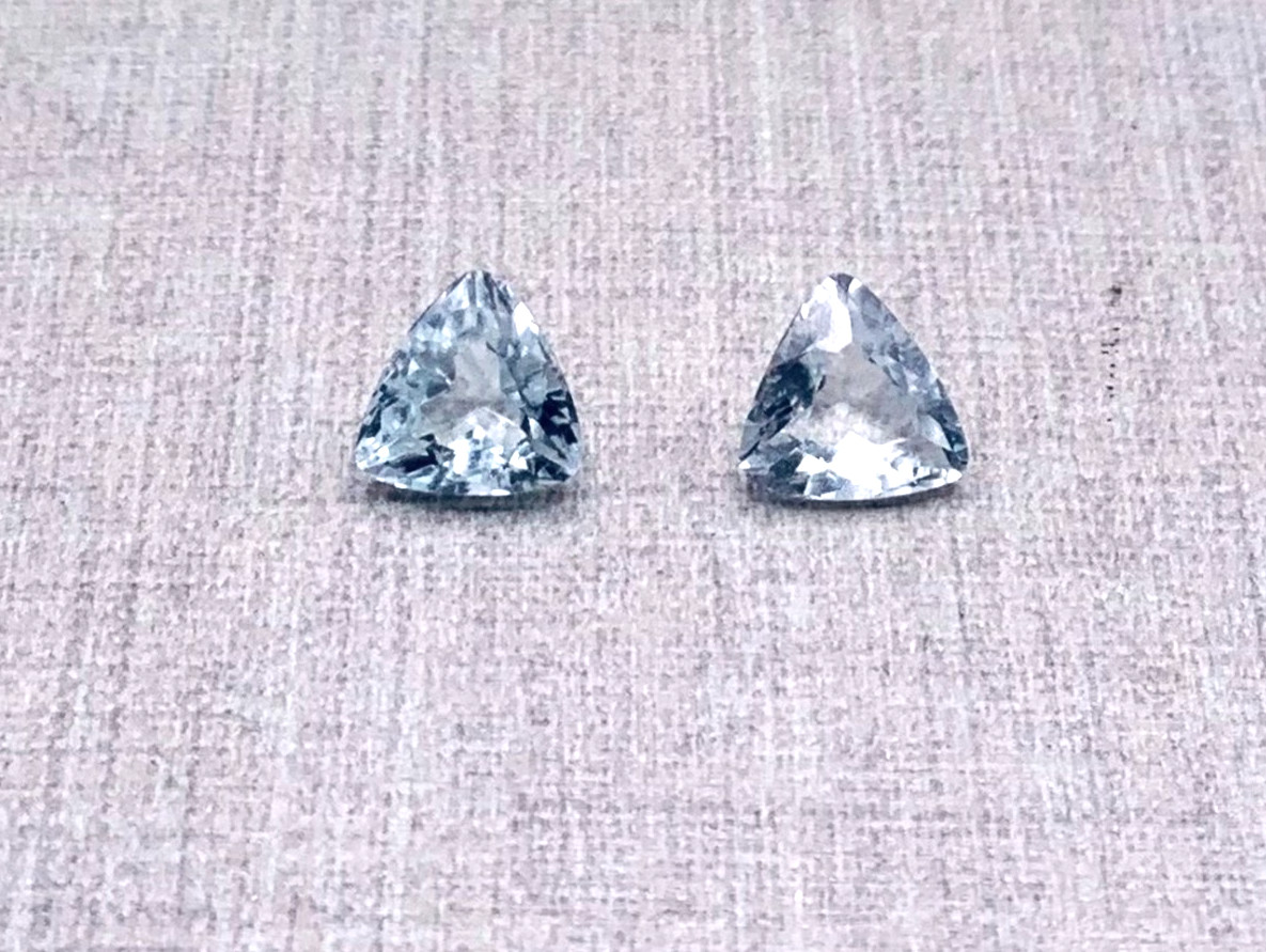 Aquamarine 3.08 Ct VVS 2 Pcs Trillion Cut Natural Very Light Blue Brazil A326
