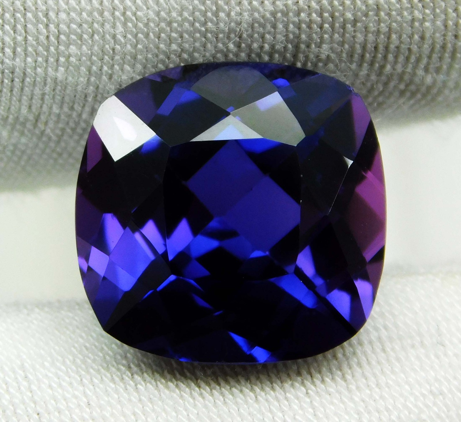 Natural Purple Blue Tanzanite 8.85 Ct AAA Cushion Cut Certified Faceted Gems