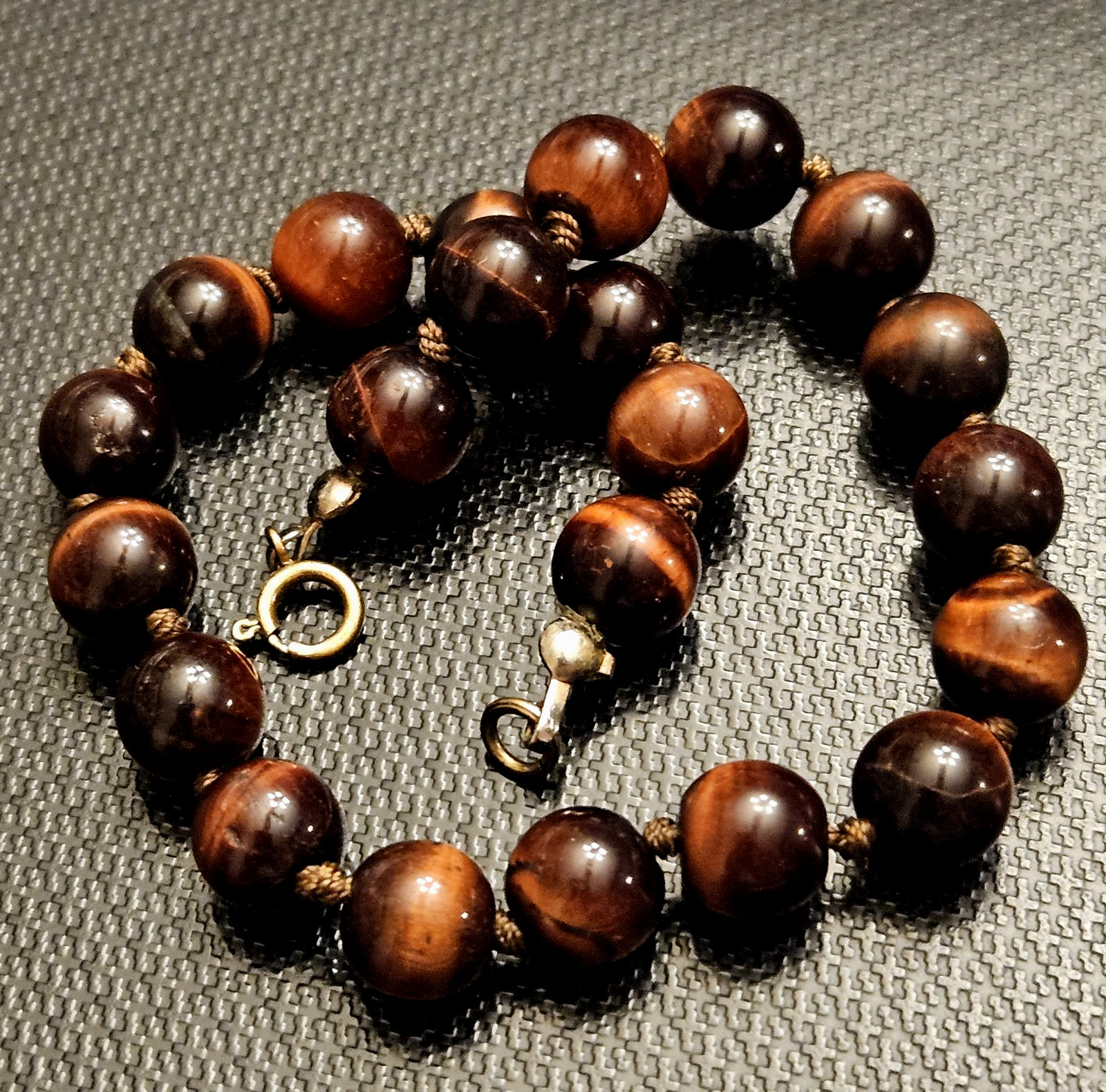 8″ Red Tiger’s Eye Polished Stone Knotted Bracelet w/14k 1/20 Gold Filled Clasp