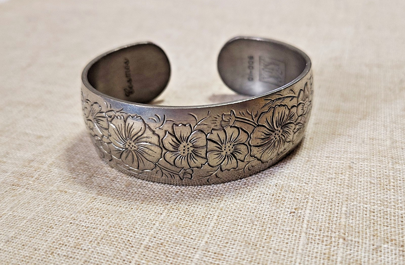 VTG Kirk Stieff Cosmos Pewter Floral Cuff Bracelet Adjustable October 900-10