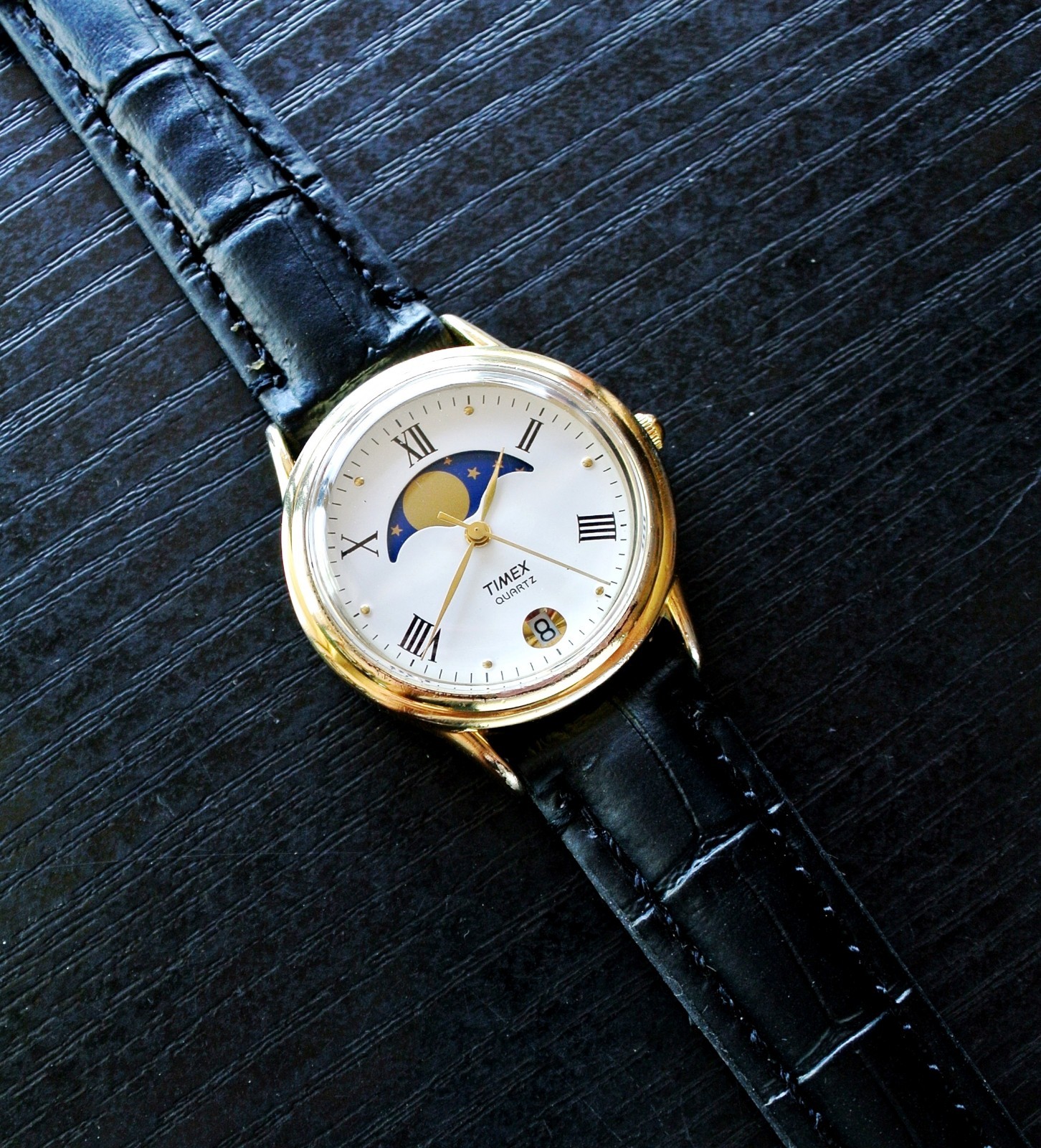 VINTAGE TIMEX DATE ELEGANT MOON PHASE DIAL QUARTZ MEN’S GOLD BLACK LEATHER WATCH