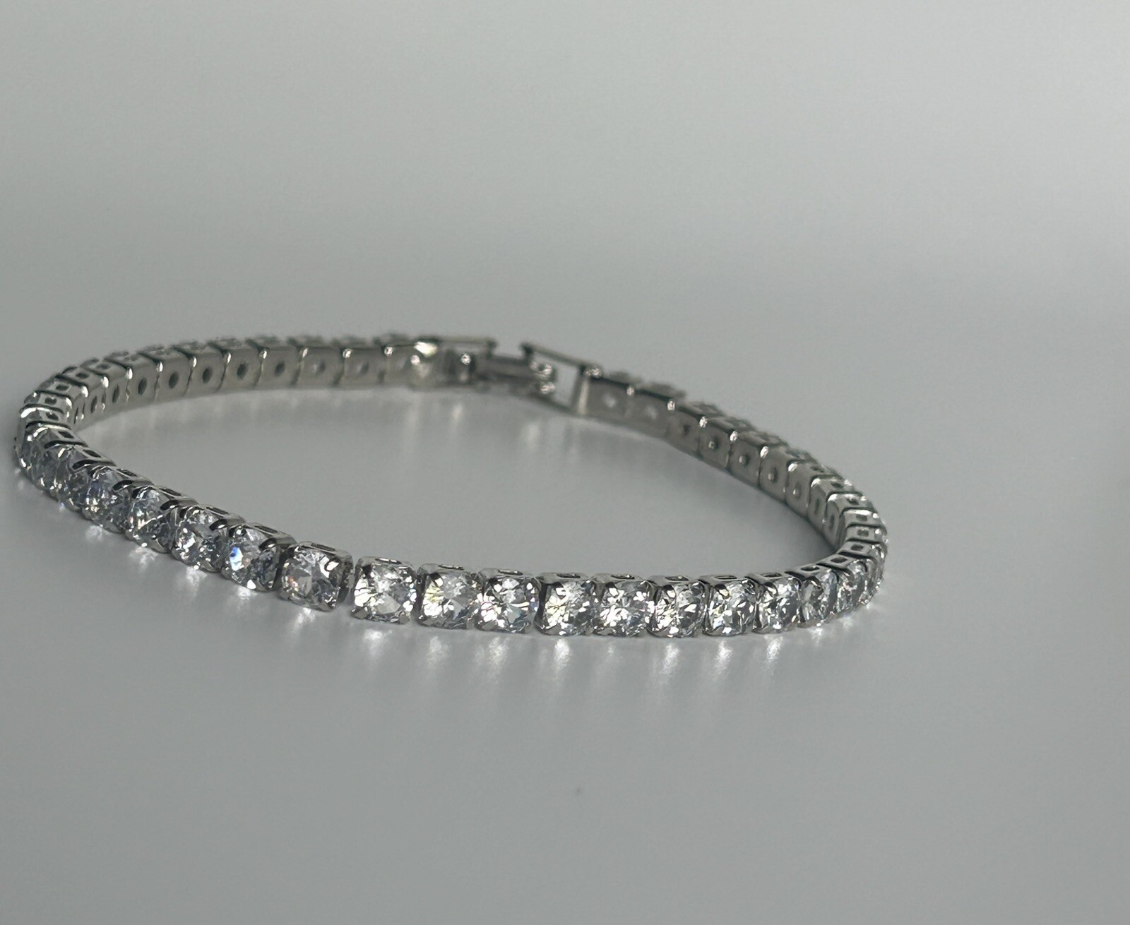 Round Cut Moissanite Silver bracelet