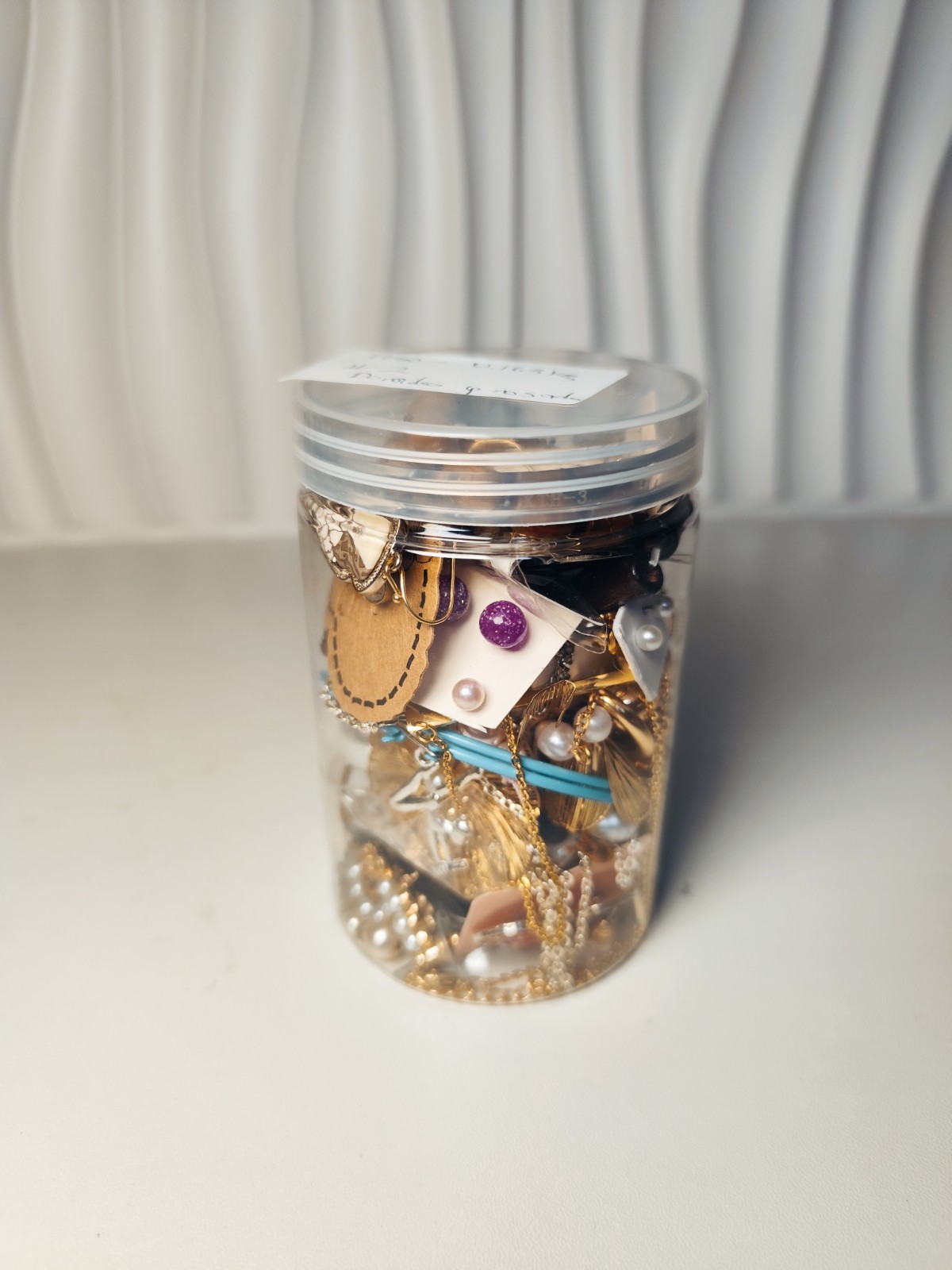 Mystery Jewelry Jar 9 oz – #2 Fashion jewelry – ALL WEAREABLE 10 pcs+ Gold Tone