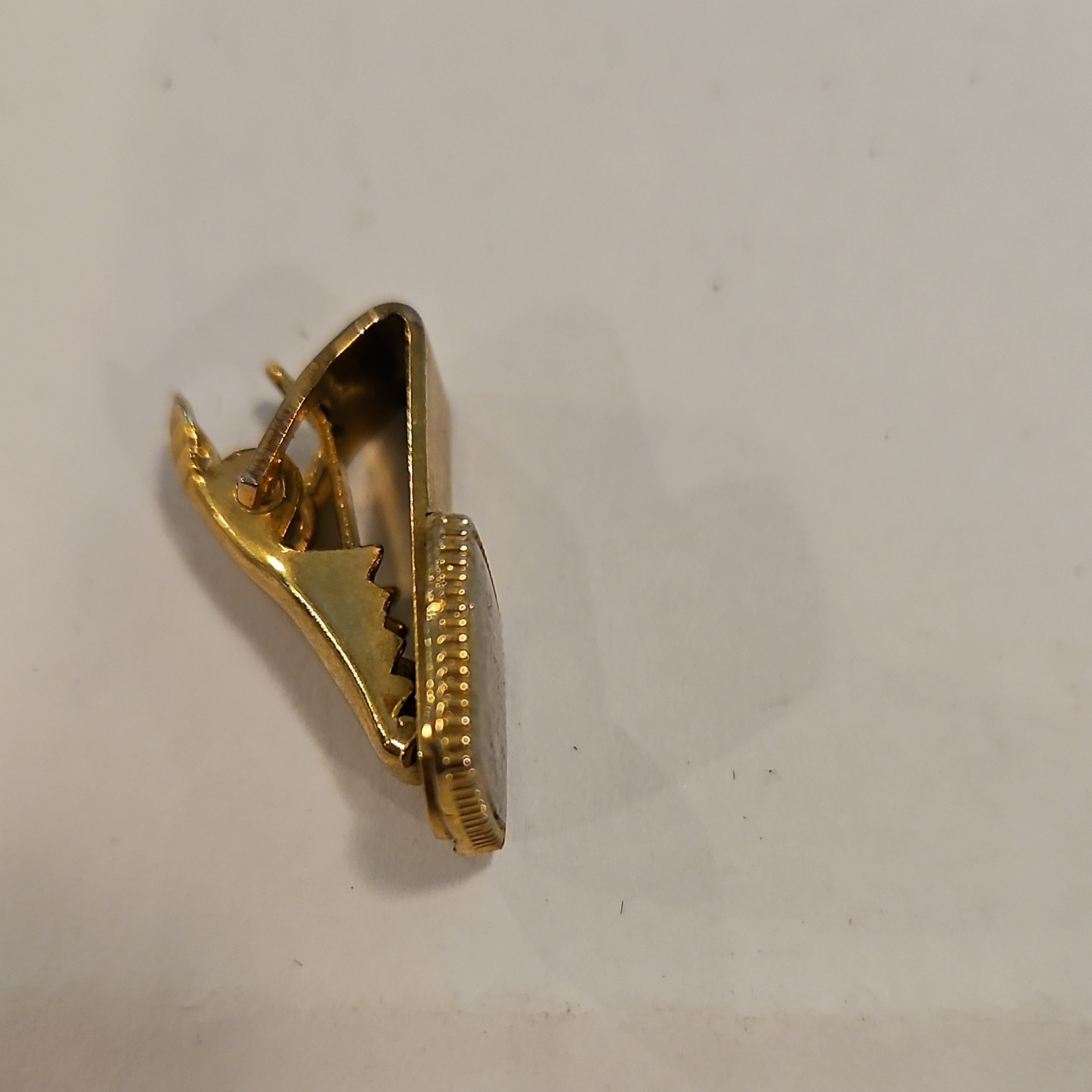 Swank Signed Gold Tie Bar Clip Round Golfer Swing Motif Men’s Sports Theme