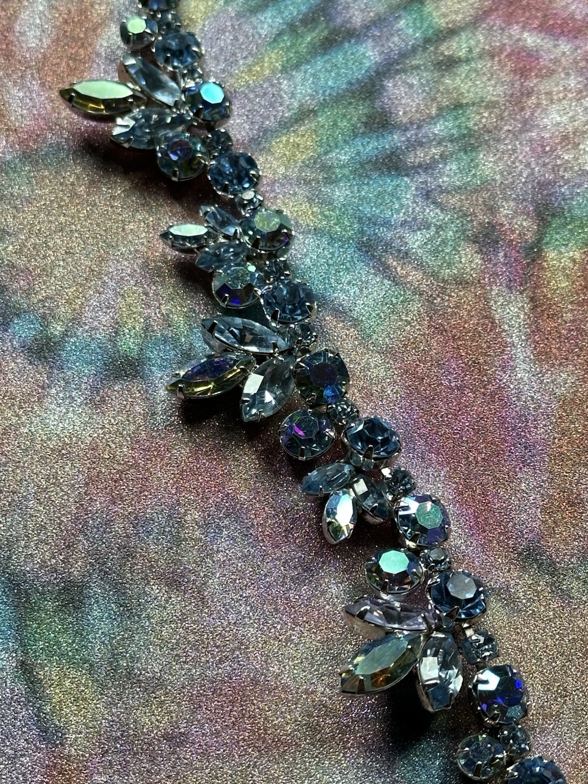VTG Weiss Light Blue Rhinestones Floral Necklace 16”, 60s