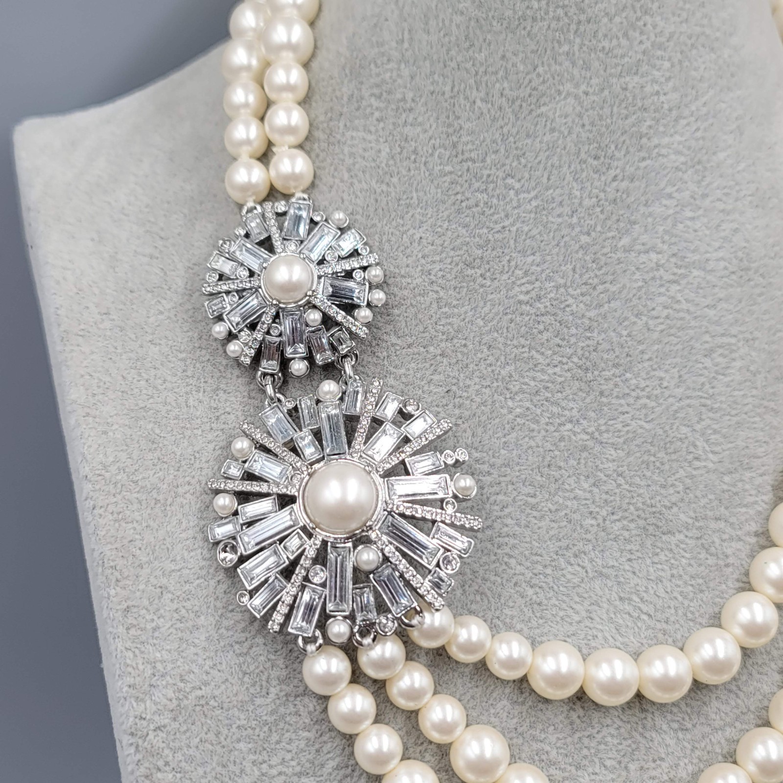 Ann Taylor Rhinestone White Bead Necklace Multi Strand Silver tone Adj