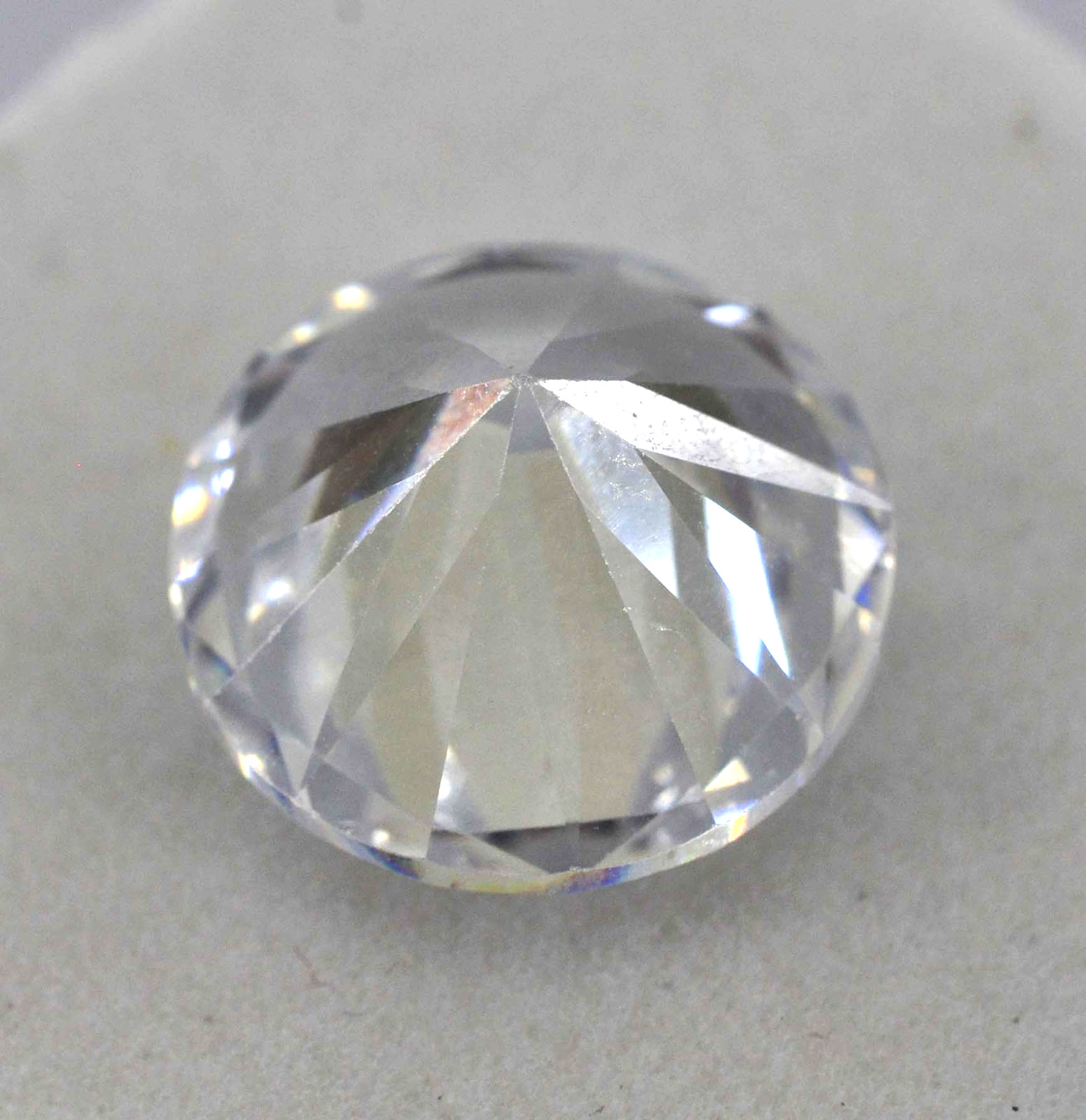 Natural White Zircon Round Cut 11.15 Ct Cambodian GIE Certified Loose Gemstone