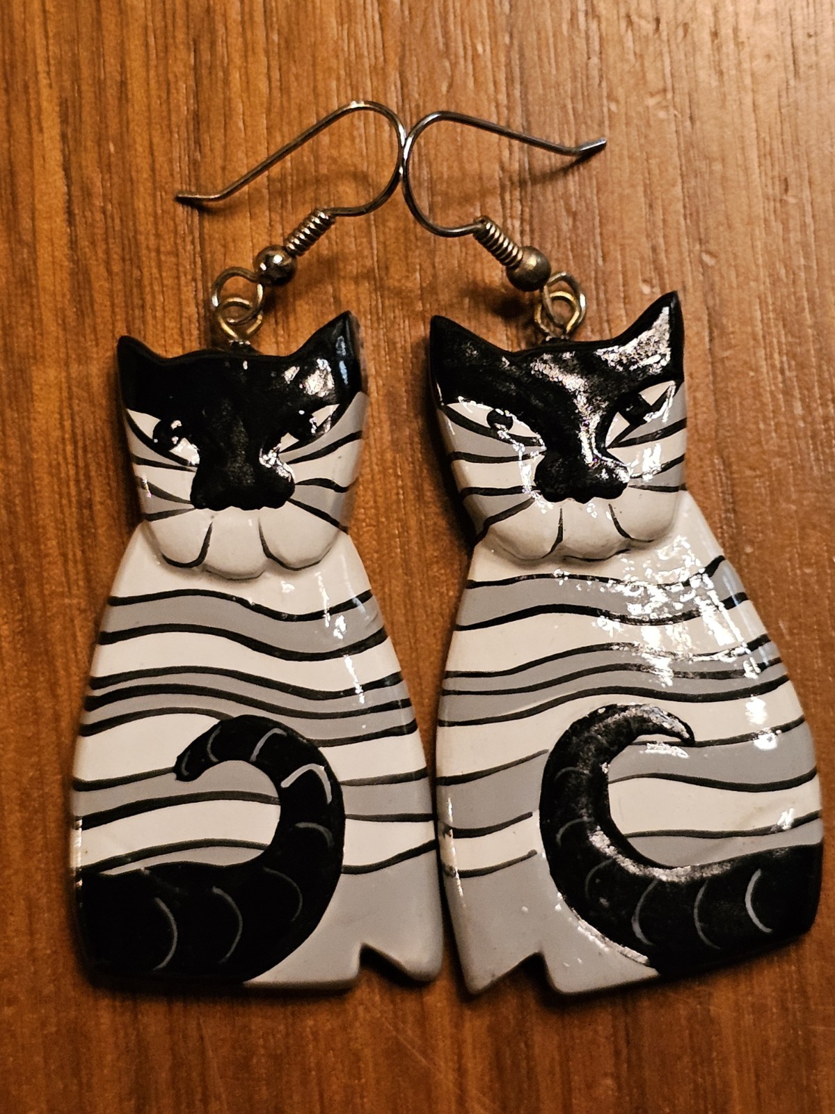 CAT KITTY EARRINGS Hand Painted Blk Gray White Stripped Wood VTG Art NEW Pierce