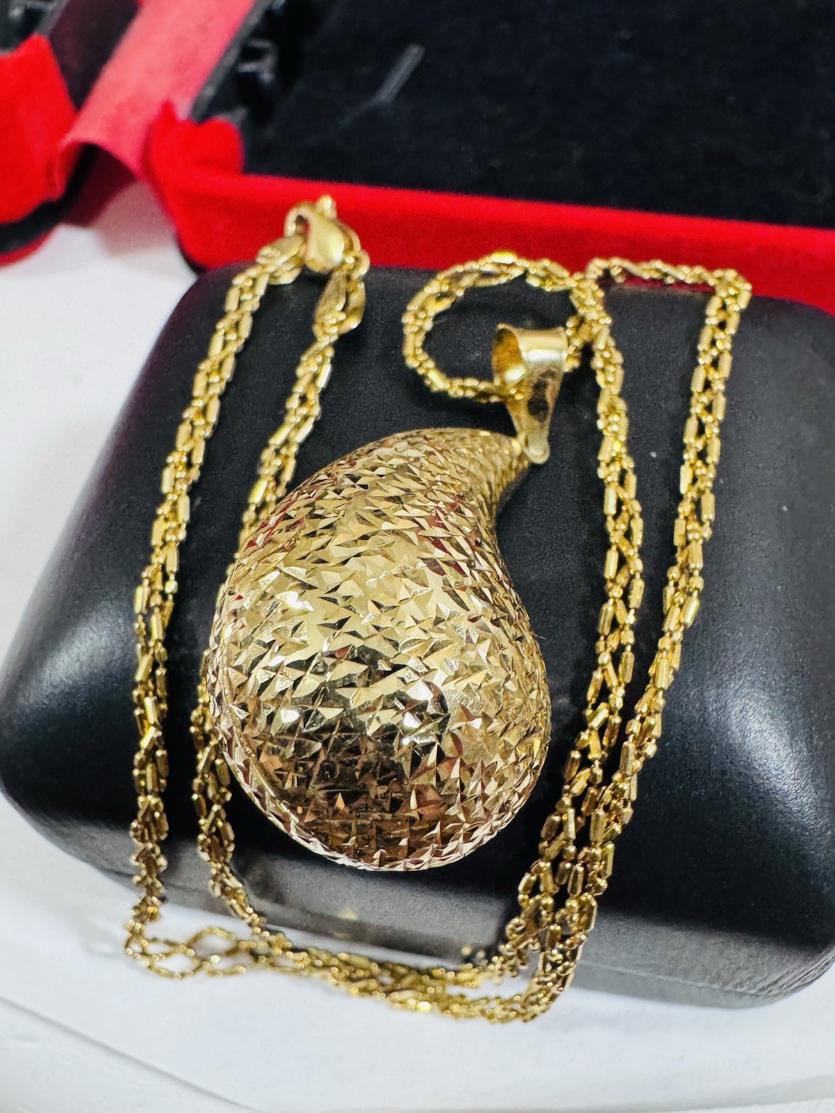 New 18K 750 Gold Women’s Teardrop Set Necklace 16”/16.5” long 7.83g 3mm Choker