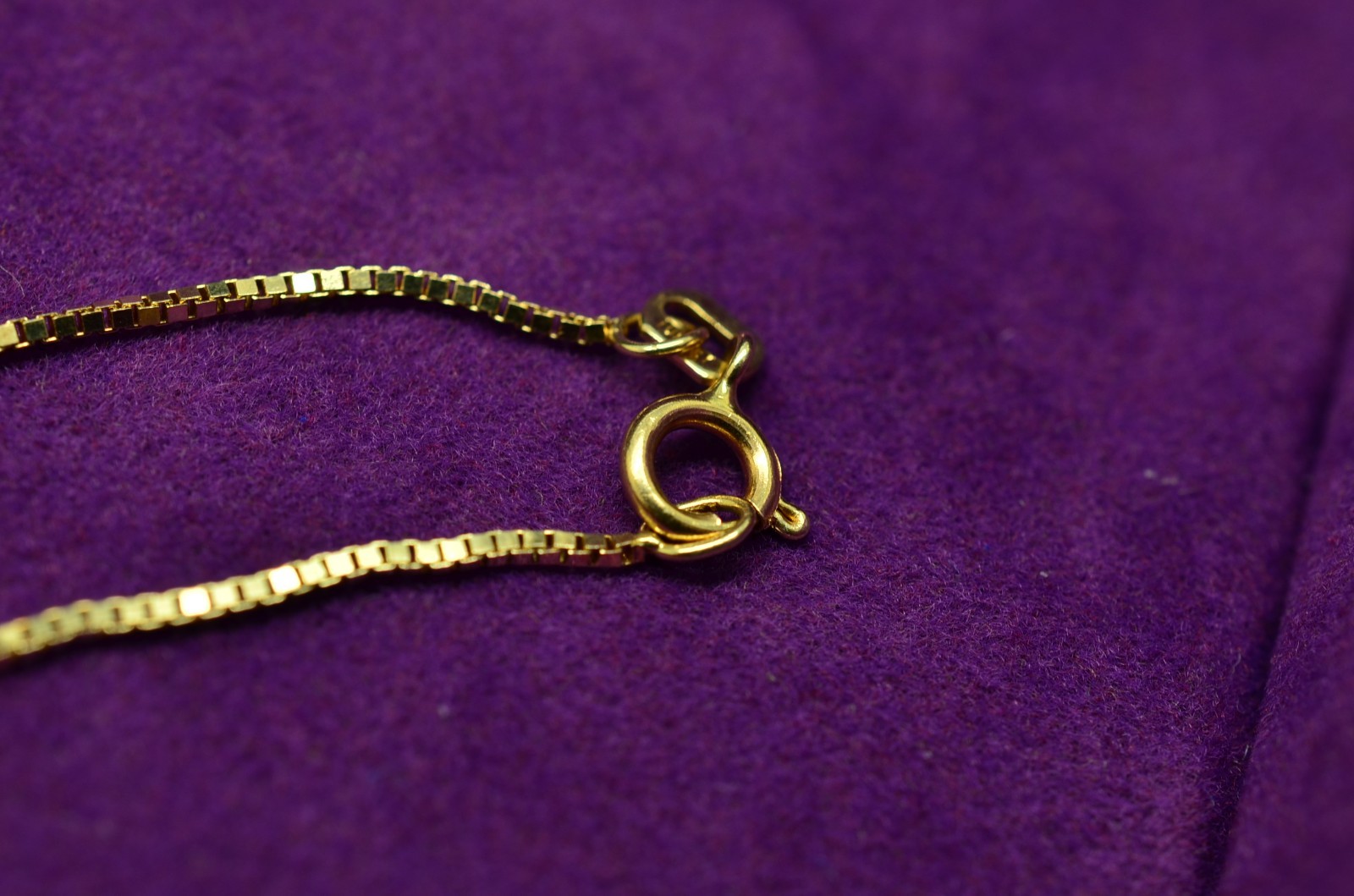Turkish 18″ 14K Yellow Gold Box Chain Necklace 0.9mm 2.4 grams