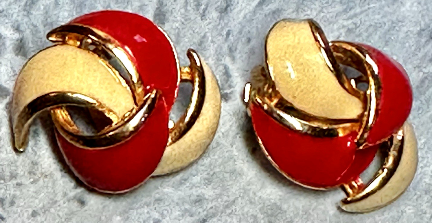 Vintage Gold Tone Red & Cream Enamel Swirly Clip on Earrings “