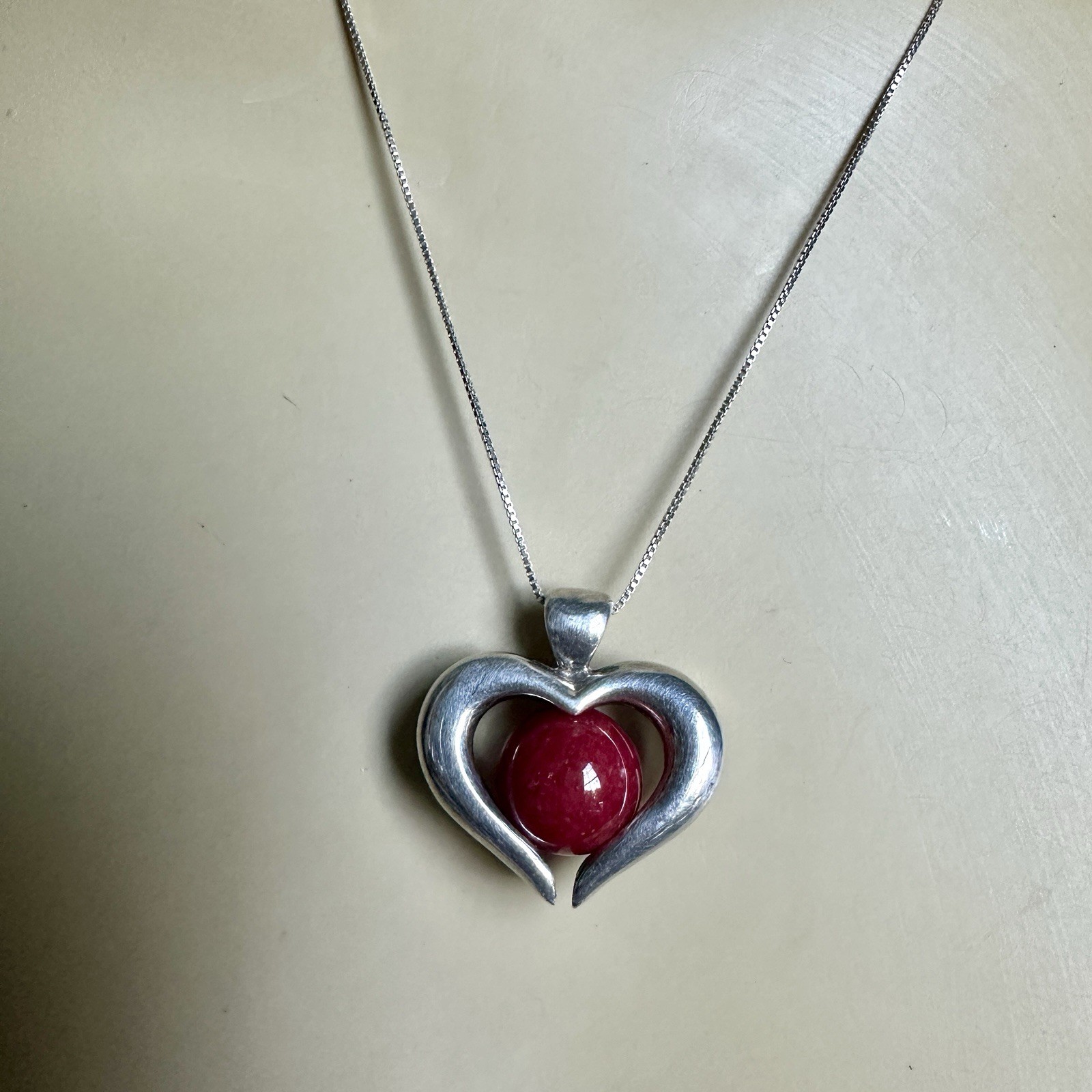 VTG Open Heart Pendant Necklace 17 Inch Red Rhodochrosite 925 Sterling 11.7g