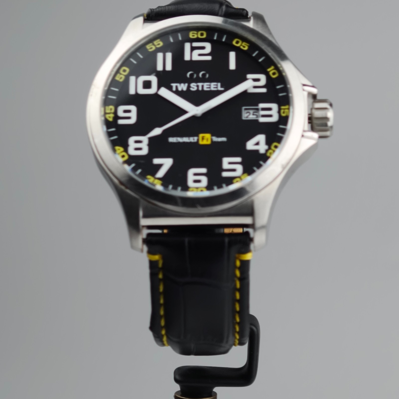 TW Steel TW671 Renault F1 Team Special Edition Pilot Men’s Watch – New Battery