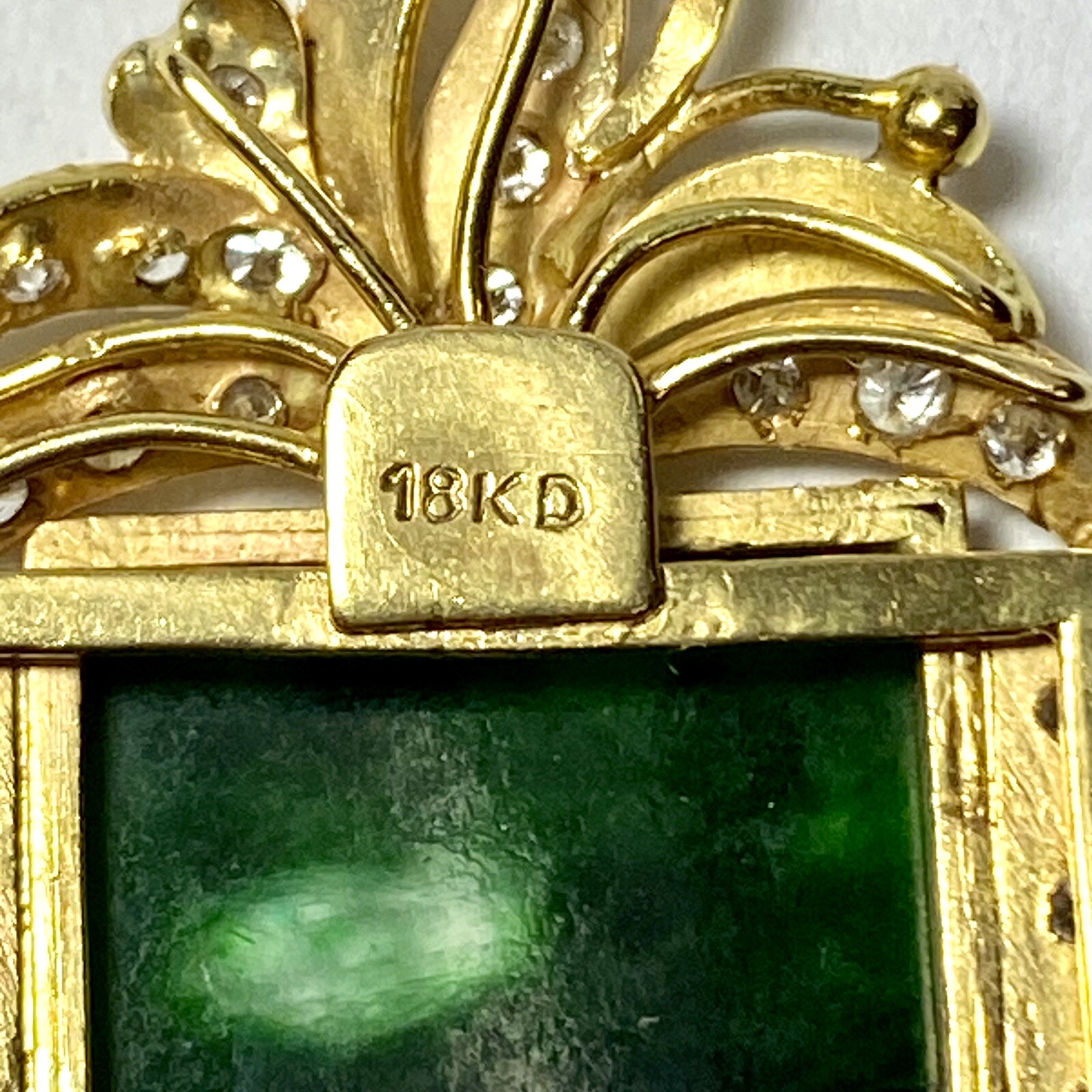 18K Yellow Gold Jade 0.27ctw Diamond 35mm Pendant 6.1g