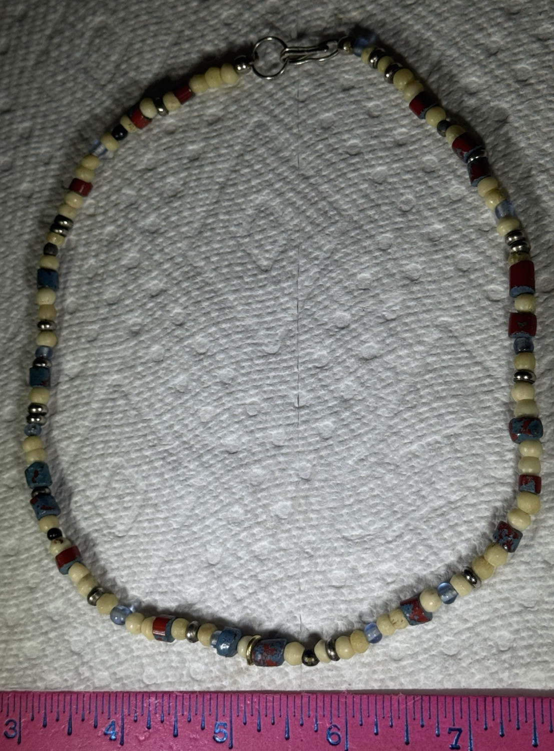 COLORFUL MIXED MATERIALS BEADED NECKLACE 16″ LONG TURQUOISE? PLASTIC METAL GLASS