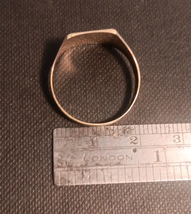 Vintage 9ct Gold Square Flasher Signet Ring – Size T½ – 2.3 grams