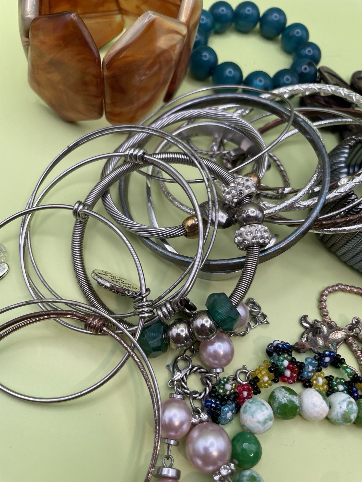 Mixed Lot Women’s Bangle Bracelets Metal & Plastic Silver Tone. 15oz