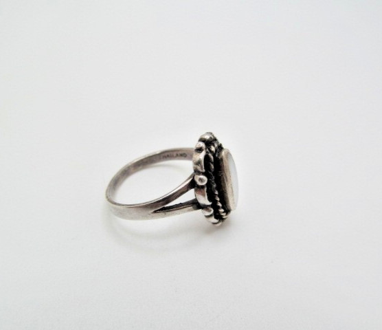 Vintage 925 Sterling Silver Fancy Beaded Twist Mother of Pearl Oval Ring Sz 6.5