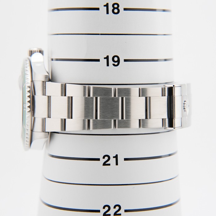 ROLEX Submariner Date 41 126610LV Warranty 2023 Box/Paper