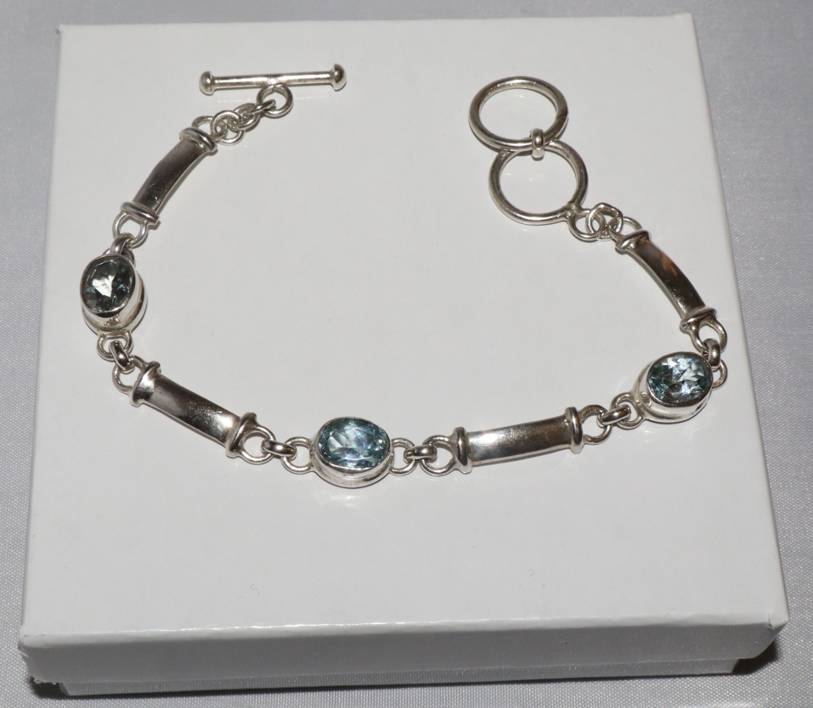 Vintage Sterling Silver Blue Topaz? Bar Link Toggle Clasp Bracelet 12 grams 8 in