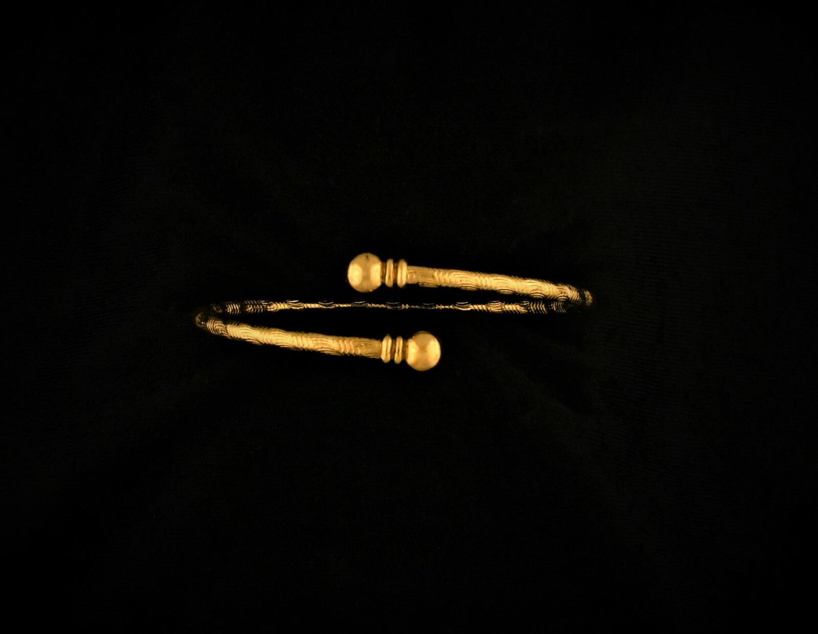 14K Gold Twisted High Polished Ball Cuff Bangle