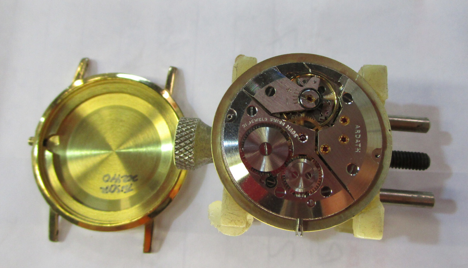1960 ARDATH RAZOR EDGE 18K GOLD 20MC ETA PESEUX 7001 MANUAL 21J ULTRA THIN WATCH