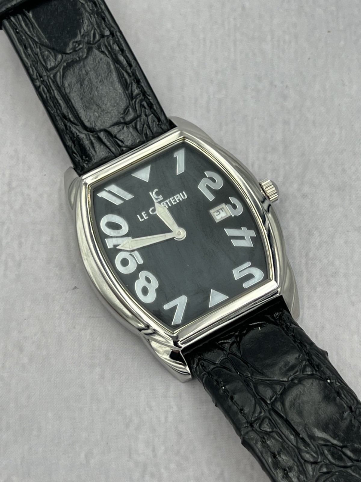 Le Chateau Men’s Black Leather Band Analog Date Display Water Resistant Watch