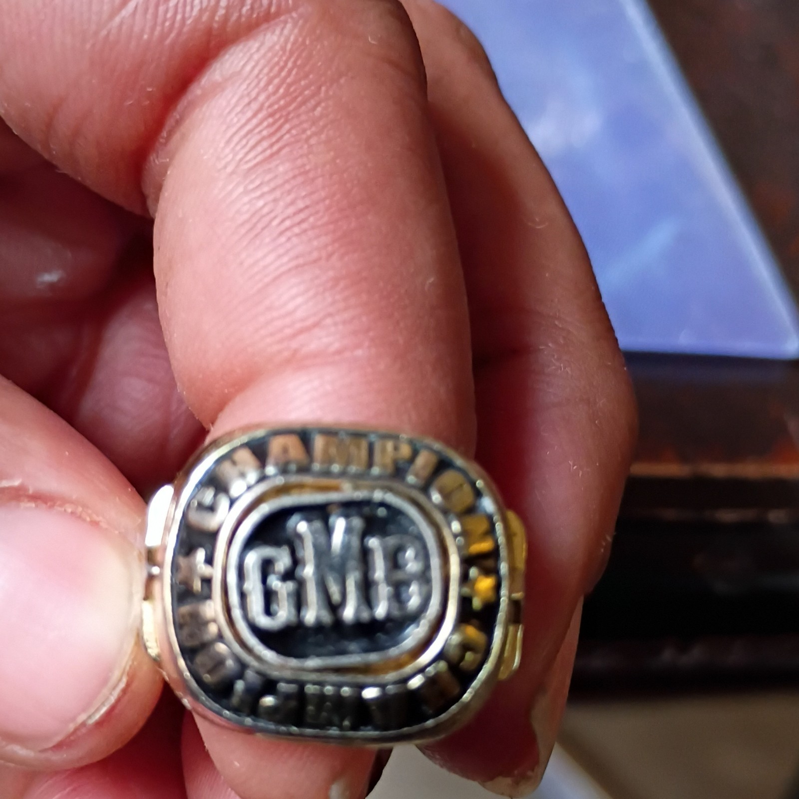 Men’s Championship Signet Ring Size 7 Gold Tone w/ Star Detail CHAMPION GMB