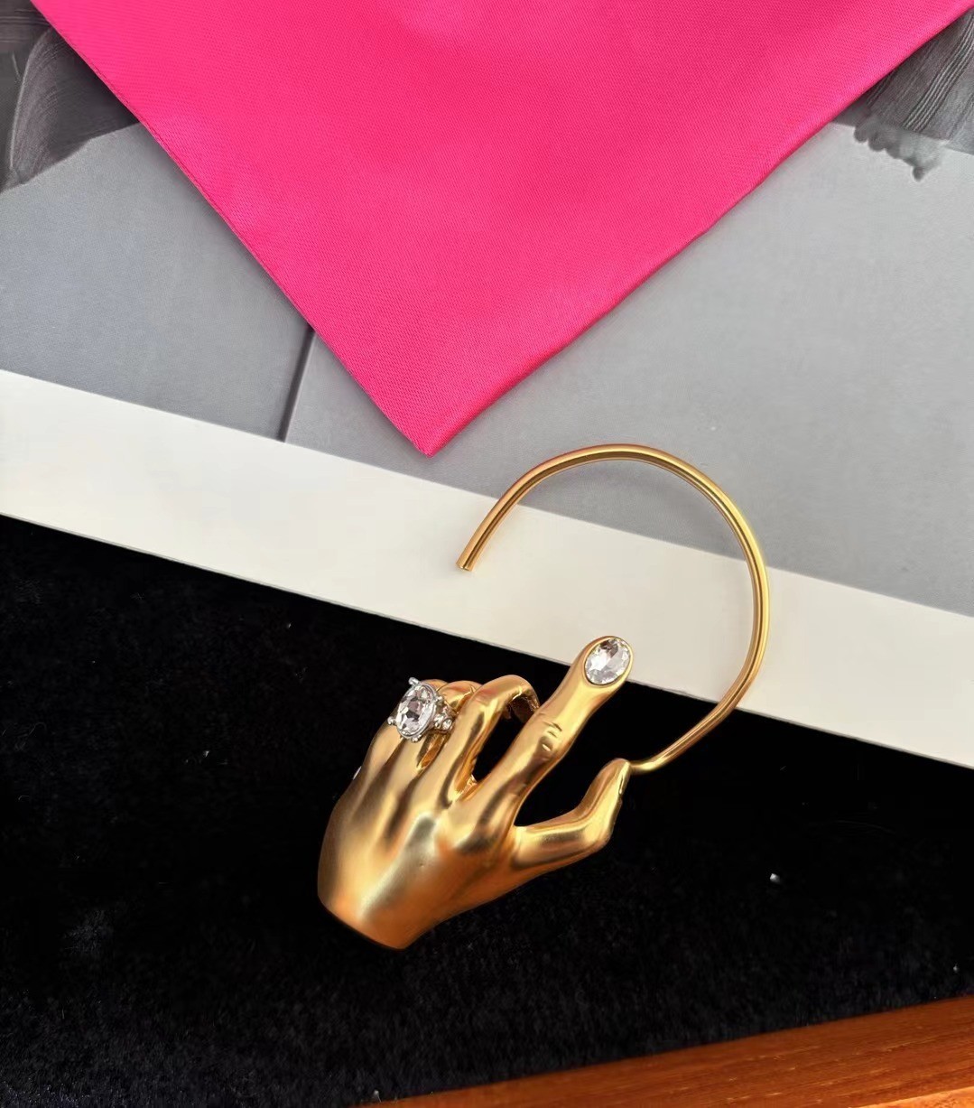 🎁NEW AUTHENTIC High Quality Schiaparelli Hand Rhinestone Gold Threader Earrings