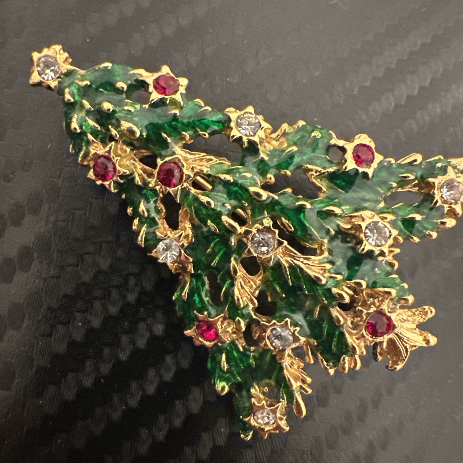 Christmas Tree Pin Vintage Pin Gold-toned Metal Jewelry Holiday Not Stamped