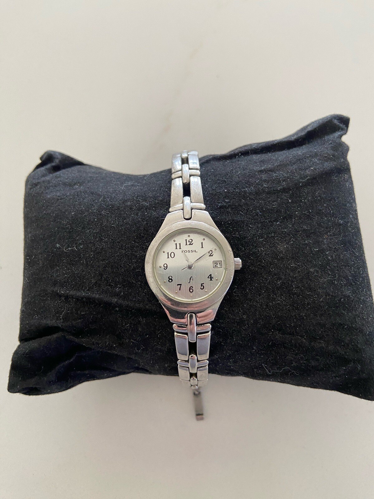 Fossil F2 ES-9632 23mm Silver Tone Quartz Date Watch w/Bracelet & New Battery