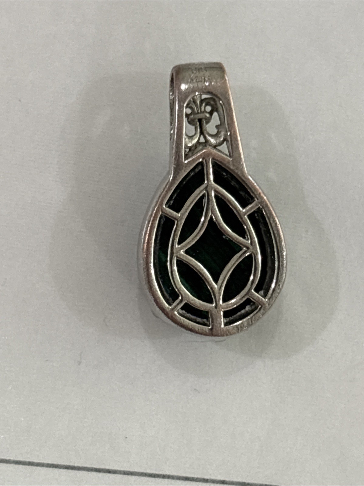 STS Karis Silver Tone, Malachite Pendant Pear Shape 1” Filigree Pronged Preowned