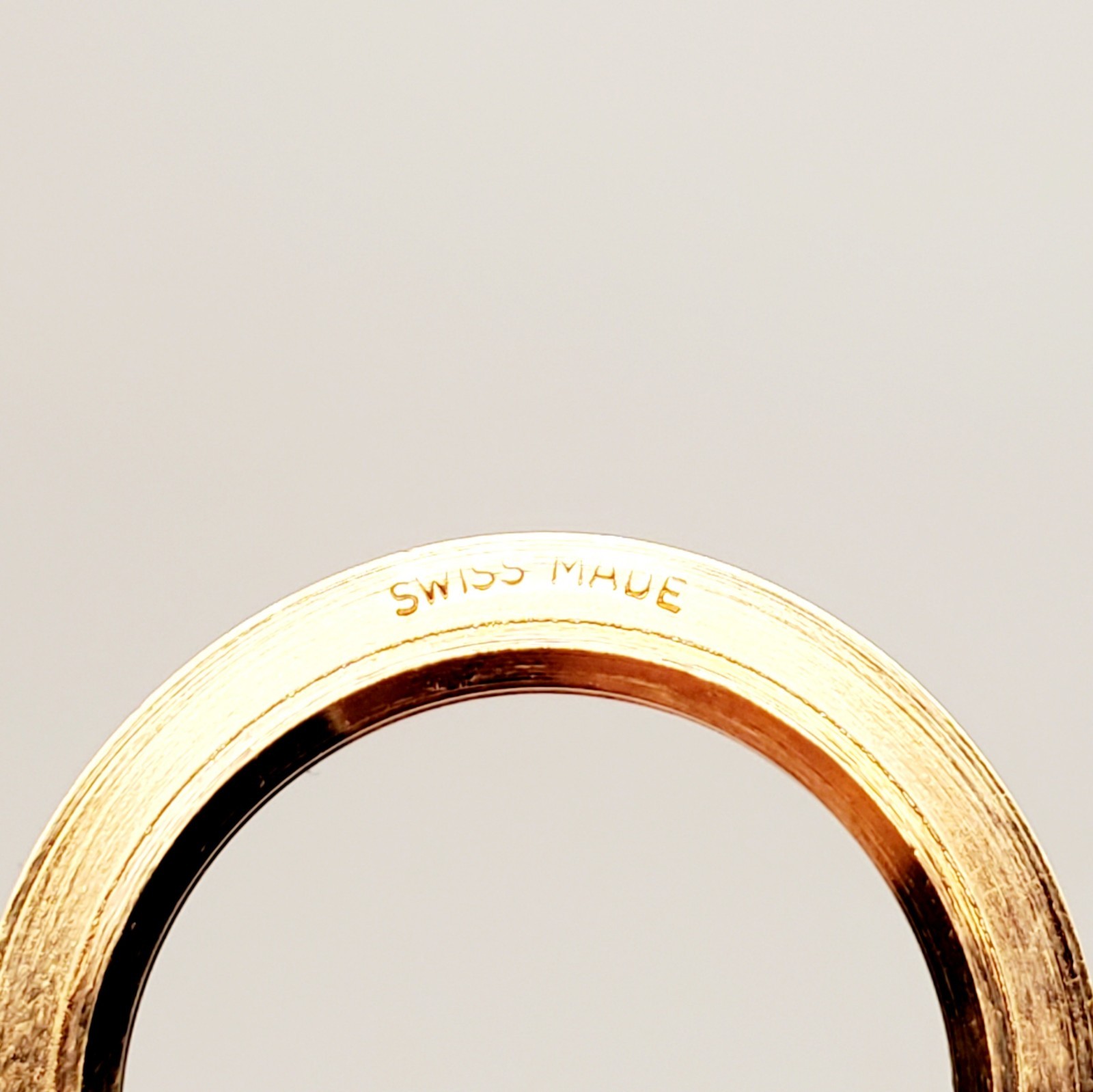 Gucci Diamond Cut Gold Tone Bezel – Authentic- 1100–11/12 – 1200 – Beautiful💎
