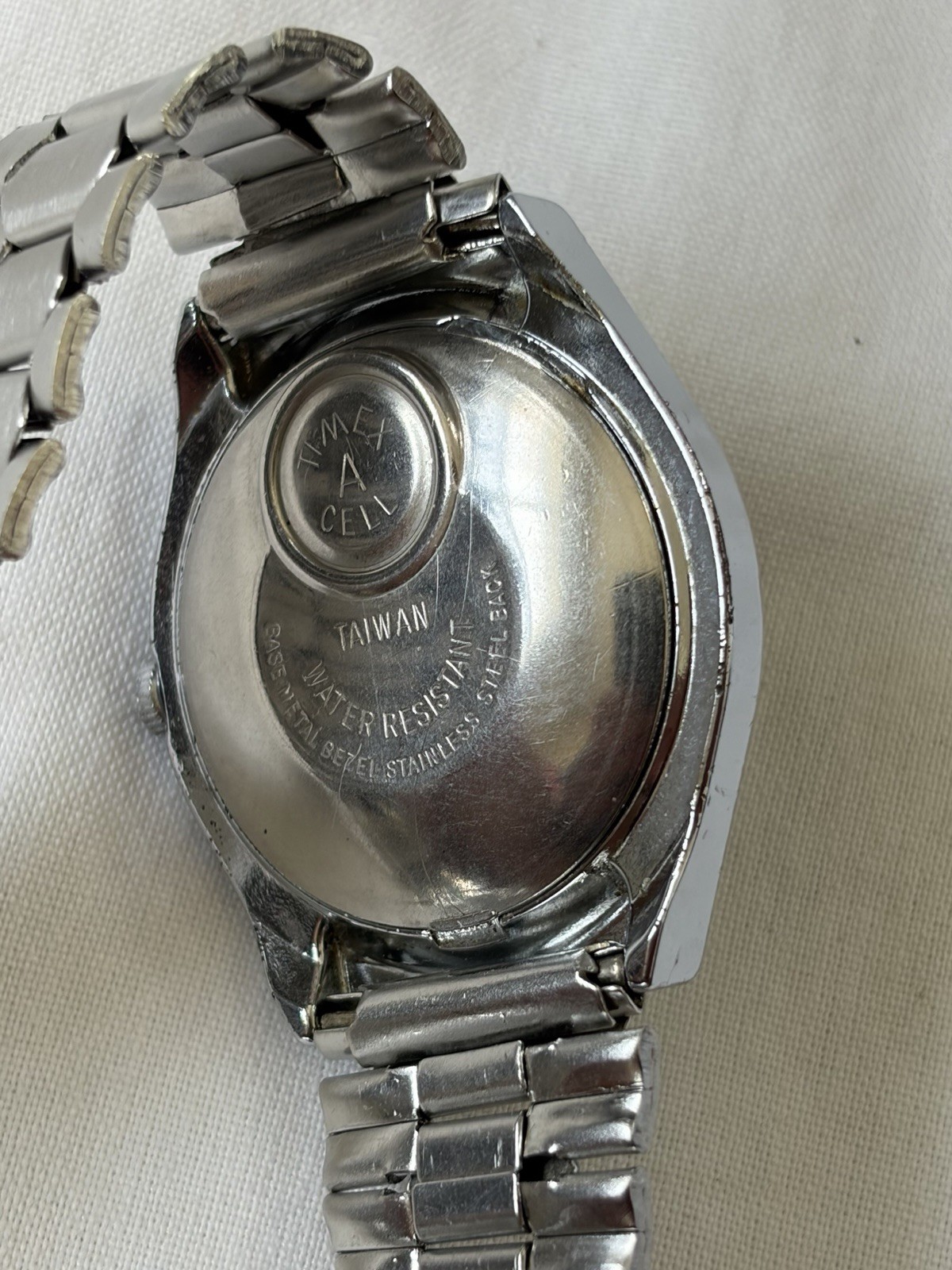 Vintage 1977 Timex Electric Dynabeat 26277 Maroon Dial Watch Runs