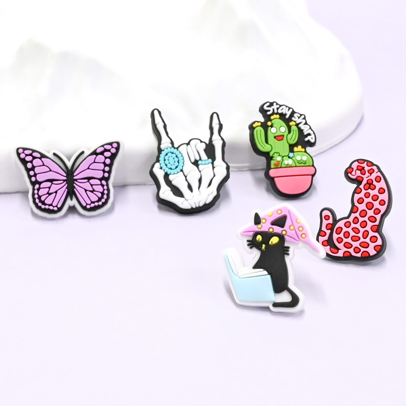 200 PCS Cute Pins Bulk, Funny Backpack Pin Aesthetic Lapel Pin Set Brooch Pin…