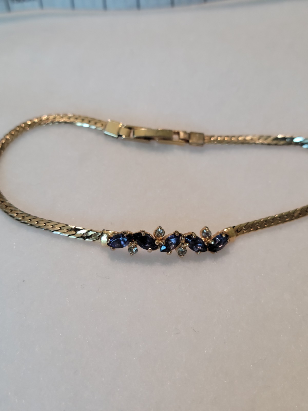 Vtg Gold Tone Dainty Bracelet Purple Rock Rhinestone Faux Amethyst Jewelry 7.5″