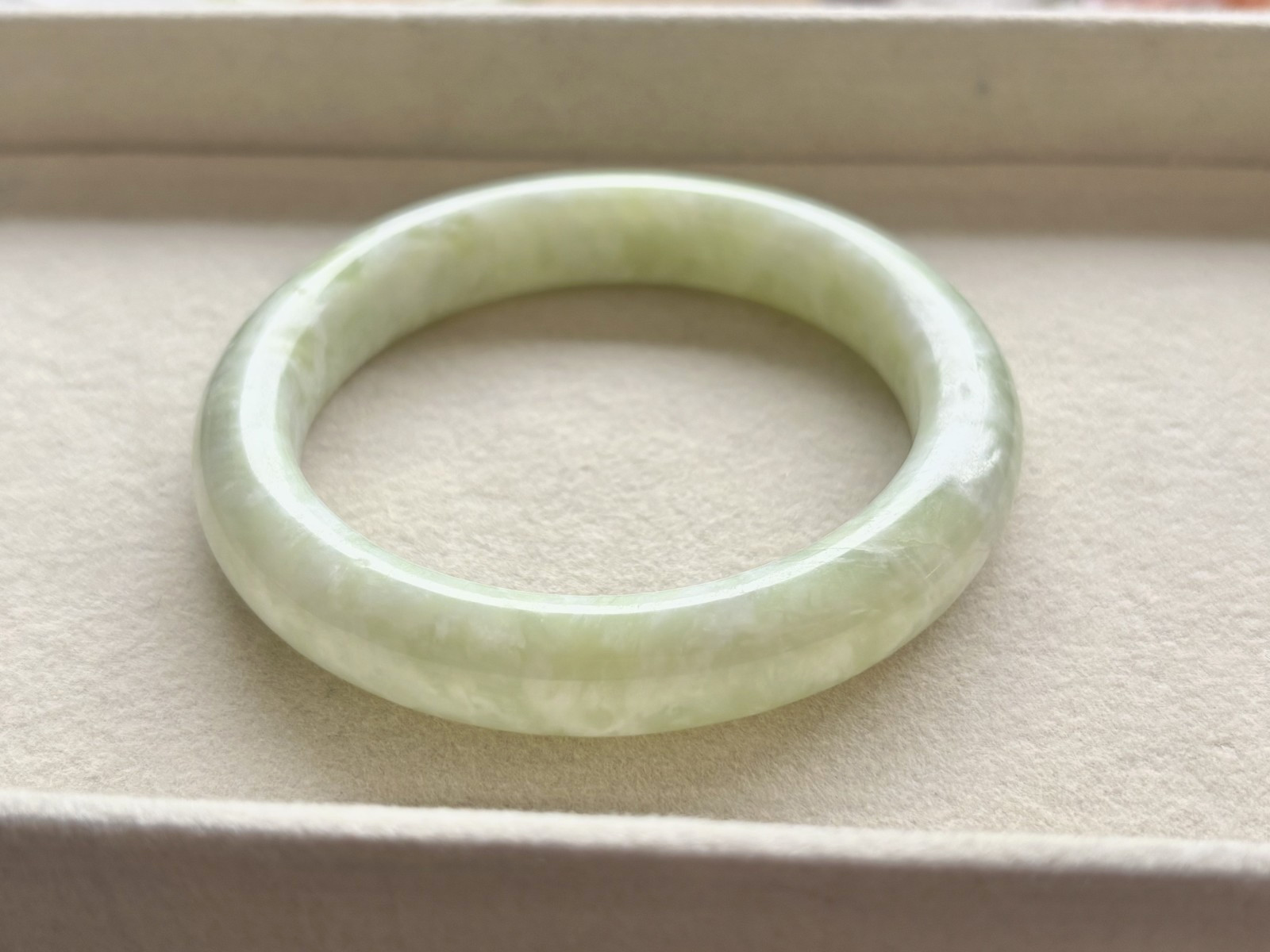 61mm Xiu Jade Women’s Bangle 100% Natural Green Bangle Jadeite