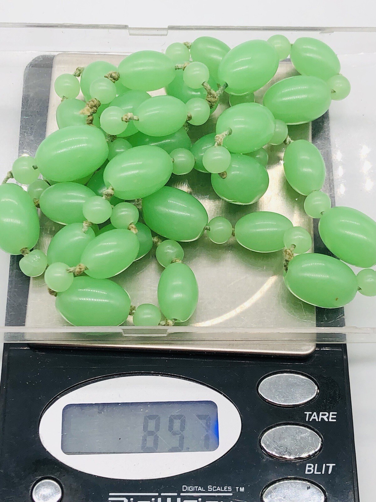 Vtg Art Decor Green Uranium Glass Beaded Hand Knot Overhead Necklace 32”