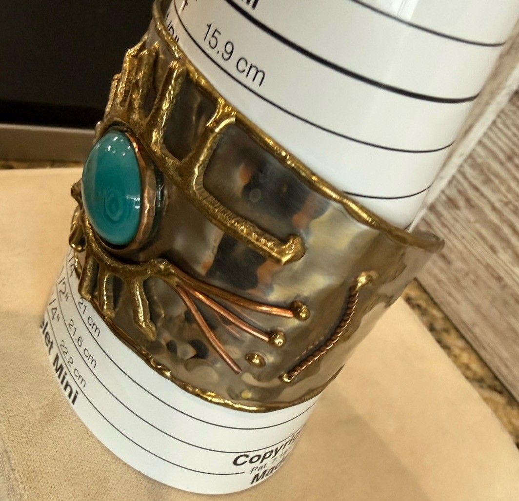 Hammered Metal Cuff Bracelet Faux Turquoise Eye Silver Tone Vintage Spring