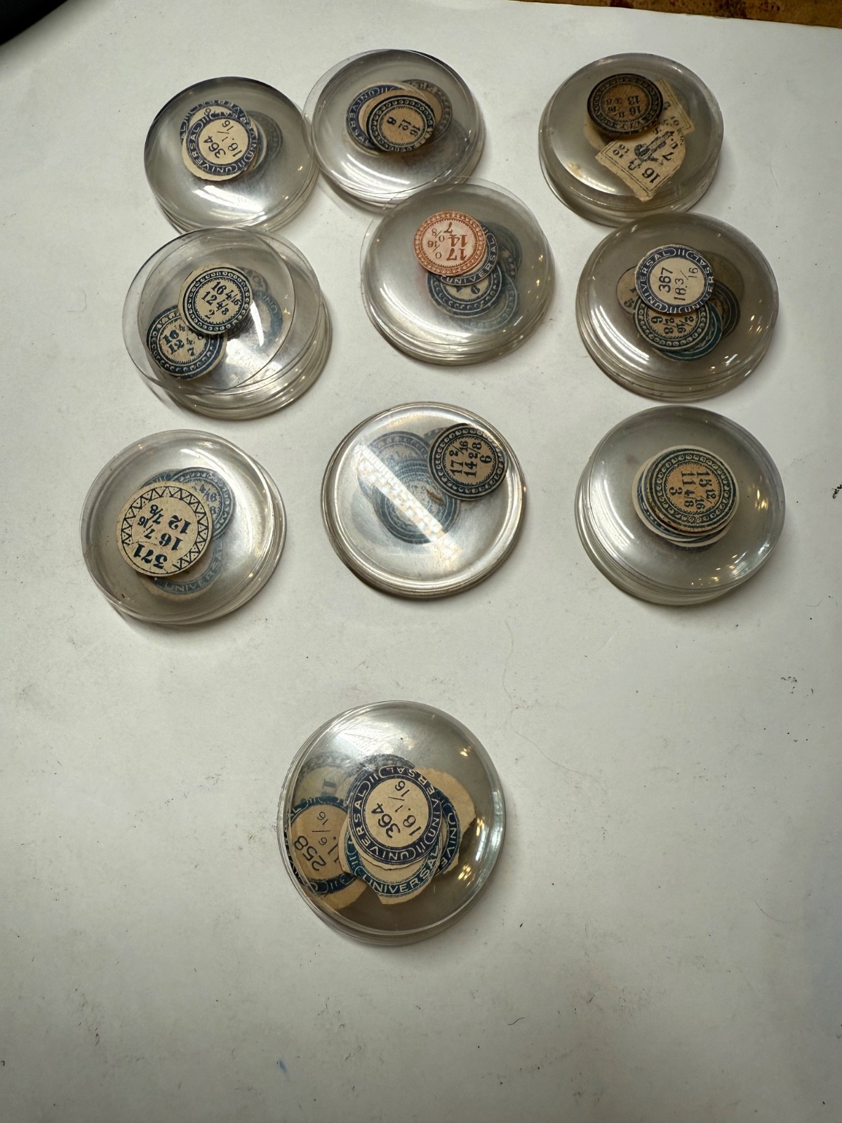 (N484) LOT OF 100 ANTIQUE NOS GLASS POCKET WATCH CRYSTALS
