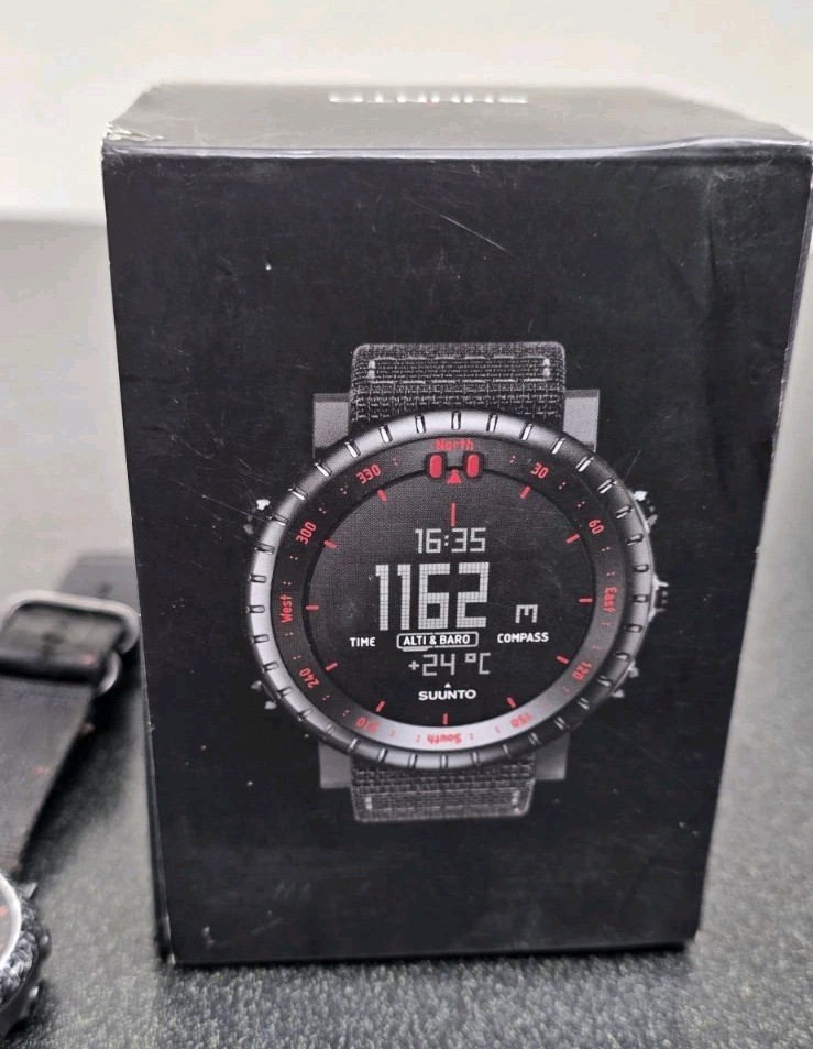 SUUNTO Watch Core Black Red Altimeter Barometer SS023158000 from Japan *flaws
