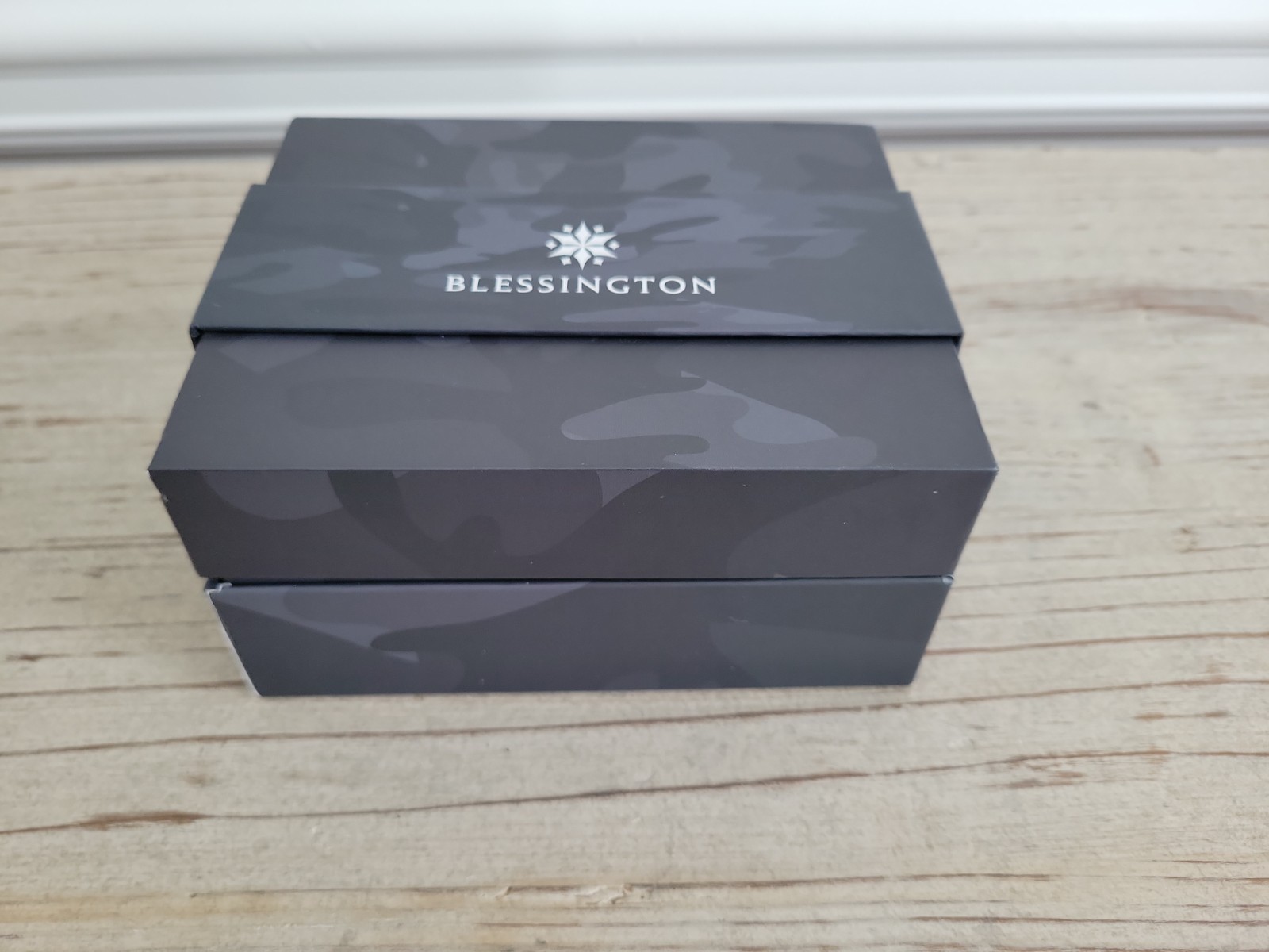NEW!! Blessington Men’s Quartz Great White Watch Black Dial Date Box Papers